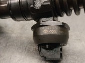 Recambio de inyector para volkswagen passat berlina (3b3) 1.9 tdi referencia OEM IAM 038130073BA  0414720216