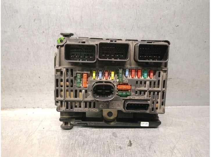 Recambio de caja reles / fusibles para peugeot 407 st confort referencia OEM IAM 9661682580  S118983001