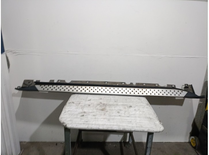 Recambio de faldon lateral para bmw x6 (e71, e72) xdrive 35 d referencia OEM IAM 51777184419 51777184419 