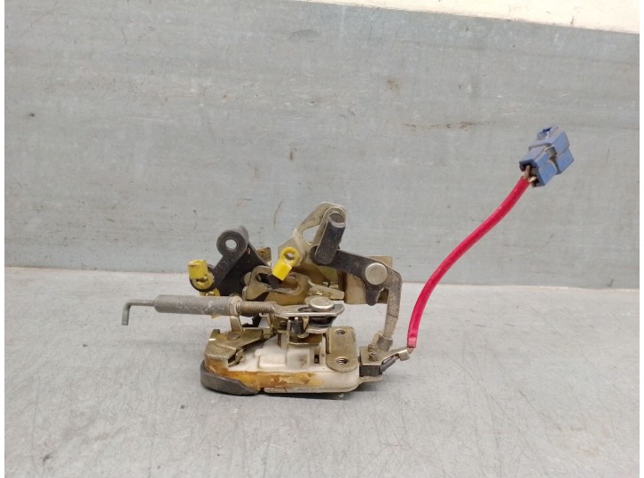 Recambio de cerradura puerta trasera derecha para tata safari ex safari 4x4 2.0 referencia OEM IAM 483DLTC49  