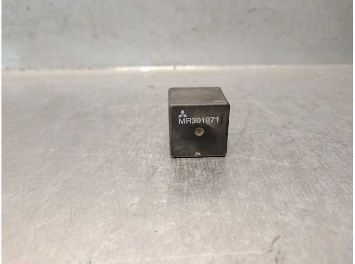 Recambio de rele para mitsubishi montero (v60/v70) 3.2 di-d cat referencia OEM IAM MR301971  