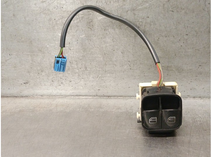 Recambio de mando elevalunas delantero izquierdo para mercedes-benz clase c (w203) sportcoupe 2.2 cdi cat referencia OEM IAM A20