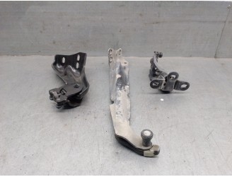 Replacement sliding door bracket / guide for Ford Transit Courier B460 van/MPV 1.5 TDCi OEM IAM reference ET7