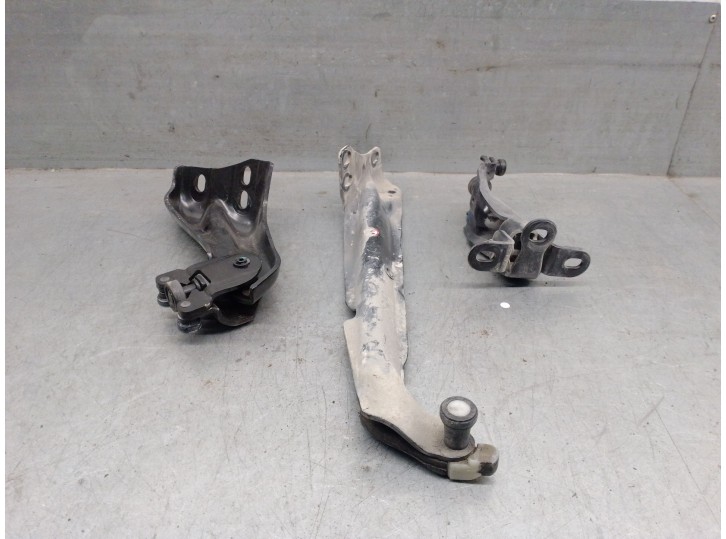 Replacement sliding door bracket / guide for Ford Transit Courier B460 van/MPV 1.5 TDCi OEM IAM reference ET7