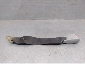 Recambio de enganche cinturon trasero central para tata safari ex safari 4x4 2.0 referencia OEM IAM 483DLTC49  