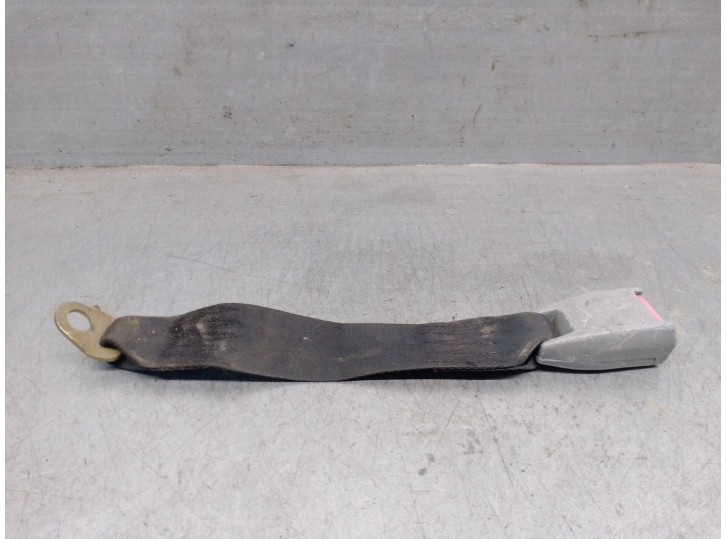 Recambio de enganche cinturon trasero central para tata safari ex safari 4x4 2.0 referencia OEM IAM 483DLTC49  