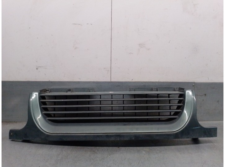 Recambio de rejilla delantera para tata safari ex safari 4x4 2.0 referencia OEM IAM 269988506308  