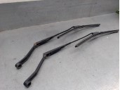 Recambio de brazo limpia delantero derecho para tata safari ex safari 4x4 2.0 referencia OEM IAM 483DLTC49  
