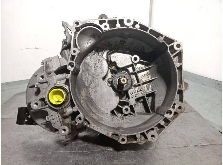 Recambio de caja cambios para opel vectra c berlina 1.9 cdti referencia OEM IAM M32019DI 700931 1261470C8