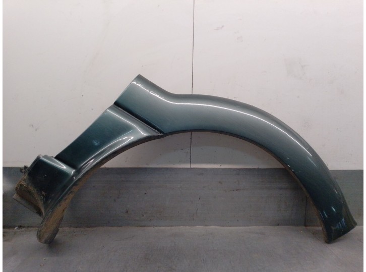 Recambio de aletin delantero derecho para tata safari ex safari 4x4 2.0 referencia OEM IAM 269981506341  