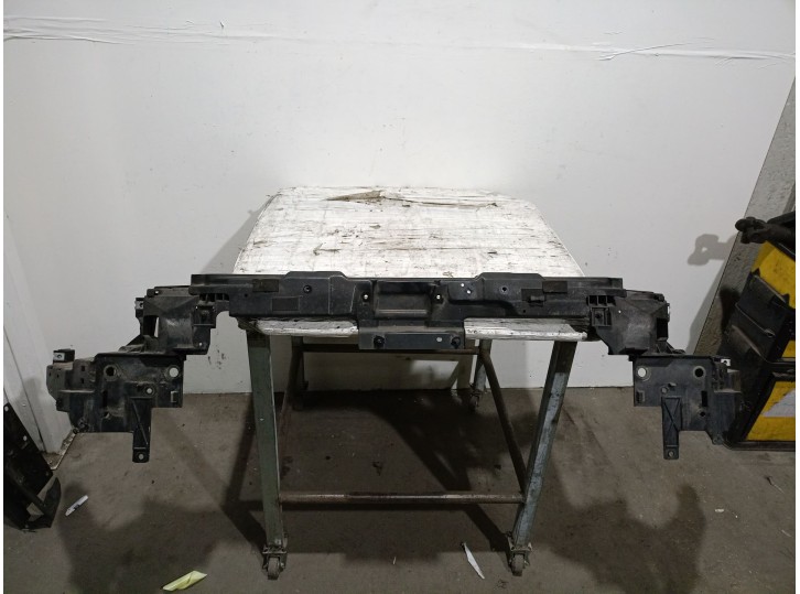 Recambio de panel frontal para nissan murano i (z50) 3.5 4x4 referencia OEM IAM 62511CA000 62511CA000 