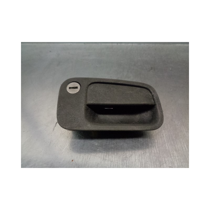 Recambio de maneta exterior delantera izquierda para lancia lancia y 1.1 cat referencia OEM IAM 7792959  