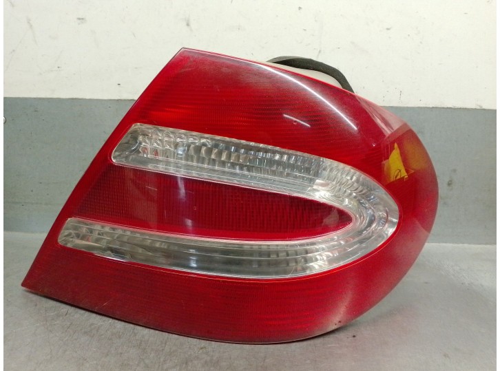 Recambio de piloto trasero derecho para mercedes-benz clase clk (w209) coupe 3.2 v6 18v cat referencia OEM IAM A2098200264 A2098