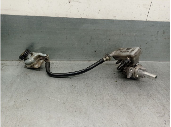 Recambio de bomba freno para ford transit courier b460 furgoneta/monovolumen 1.5 tdci referencia OEM IAM 8V512140DB 1751664 0204