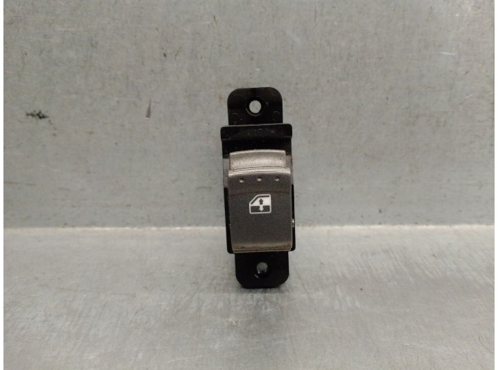 Recambio de mando elevalunas trasero derecho para ssangyong actyon 2.0 td cat referencia OEM IAM 8583009010HCX 8583009010HCX 