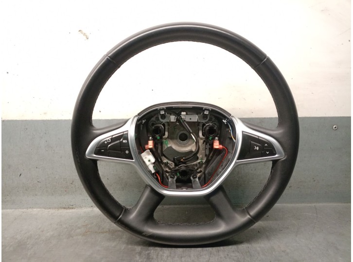 Recambio de volante para dacia duster ii 1.5 blue dci diesel fap cat referencia OEM IAM 484002676R 484002676R 