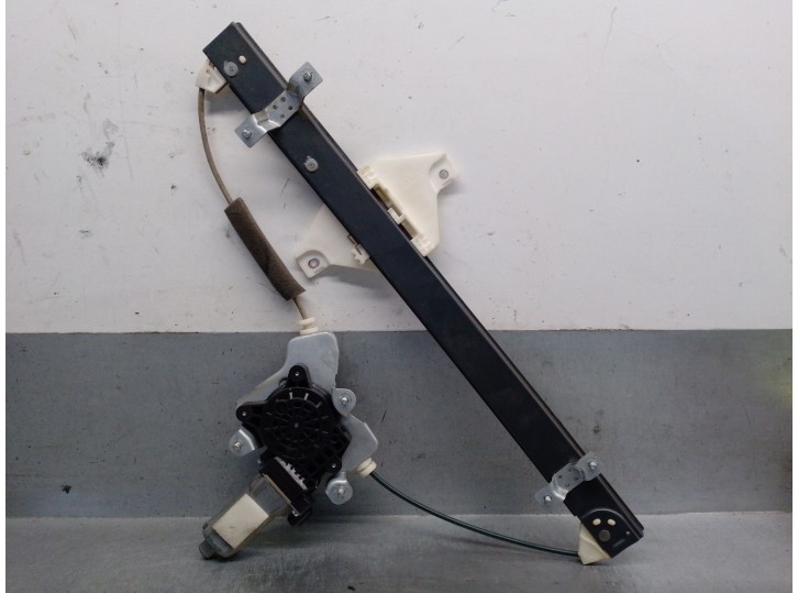 Recambio de elevalunas trasero izquierdo para ssangyong actyon 2.0 td cat referencia OEM IAM 7331131001 8810021004 