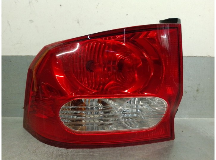 Recambio de piloto trasero izquierdo para ssangyong actyon 2.0 td cat referencia OEM IAM 8360131015 8360131015 