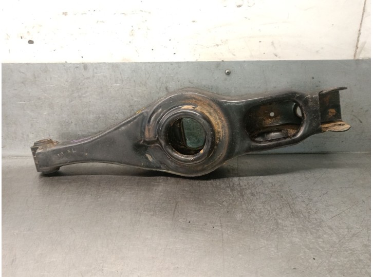 Recambio de brazo suspension inferior trasero izquierdo para mitsubishi montero (v60/v70) 3.2 di-d cat referencia OEM IAM MR4185