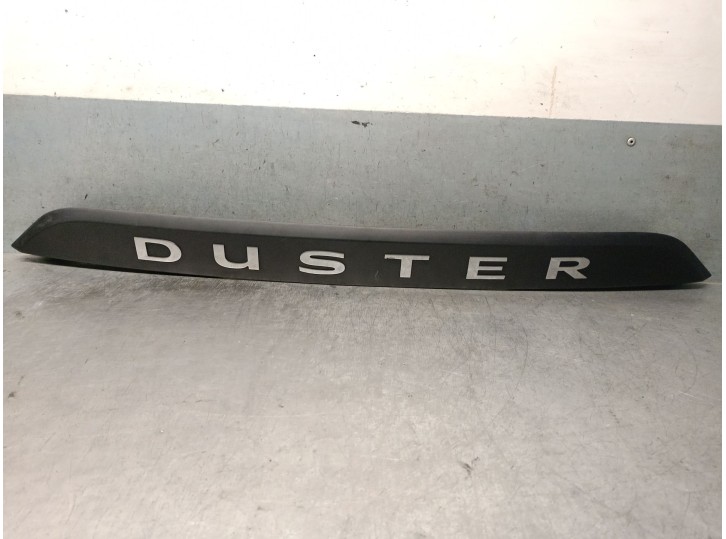 Recambio de molduras traseras para dacia duster ii 1.5 blue dci diesel fap cat referencia OEM IAM 848101807R 848101807R 