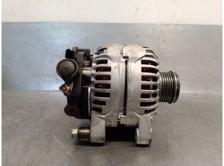 Recambio de alternador para peugeot 206 berlina xt referencia OEM IAM 8EL011711611  
