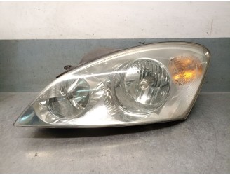 Recambio de faro izquierdo para kia cee´d 1.6 crdi cat referencia OEM IAM 921011H000 921011H000 