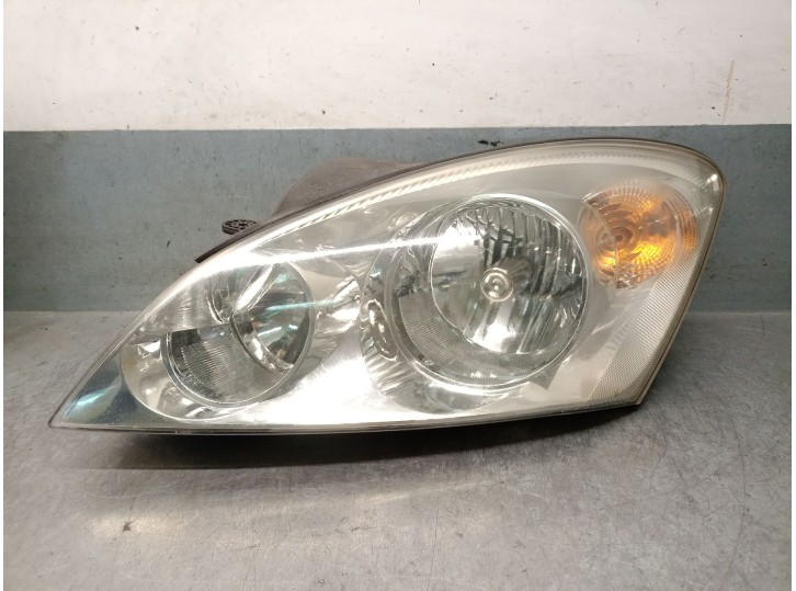 Recambio de faro izquierdo para kia cee´d 1.6 crdi cat referencia OEM IAM 921011H000 921011H000 