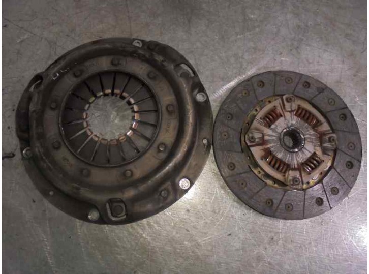 Replacement clutch kit for Nissan Almera (N15) 2.0 diesel OEM IAM reference 0E400 NISSAN