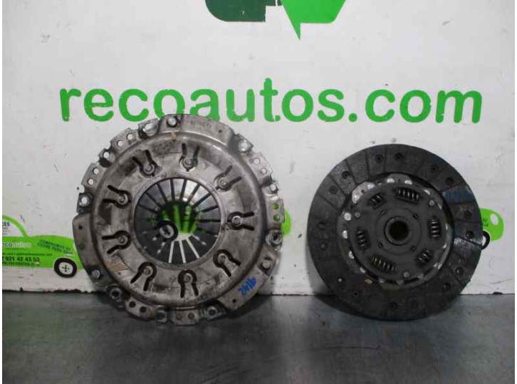 Recambio de kit embrague para kia carens 1.8 cat referencia OEM IAM 326072410 LUK