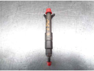 Replacement injector for Volkswagen Golf IV Sedan (1J1) 1.9 TDI OEM IAM reference 28130201T 0432193746 BOSCH