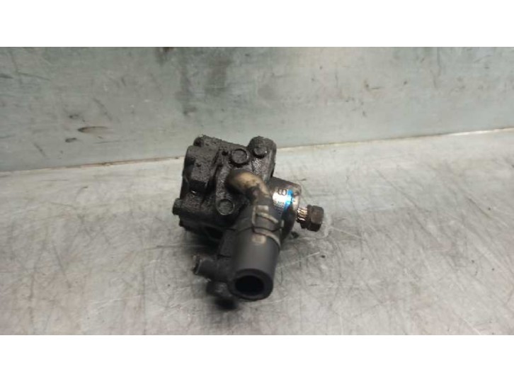 Replacement power steering pump for Nissan Pick-Up (D22) 2.5 16V Turbodiesel CAT OEM IAM reference 