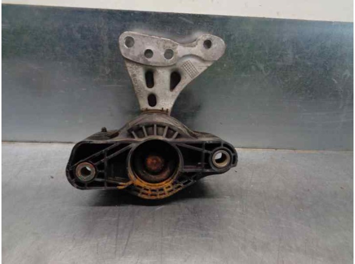 Recambio de soporte motor derecho para peugeot 208 1.2 16v vti referencia OEM IAM 9676780580 9676771080 