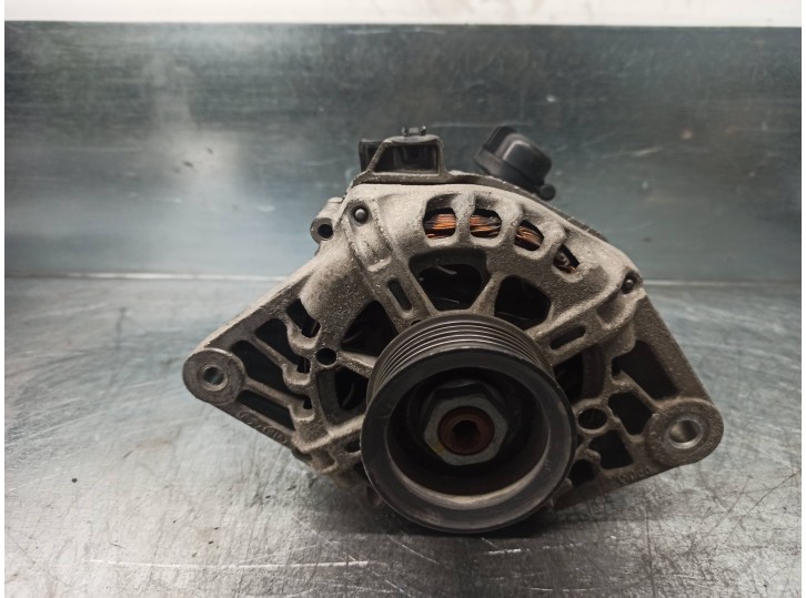 Replacement alternator for Hyundai i30 1.4 cat OEM IAM reference 373002B101 2655447 VALEO
