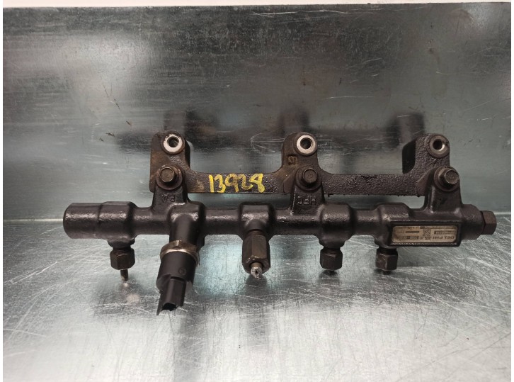 Recambio de rampa inyectora para kia carnival ii 2.9 crdi cat referencia OEM IAM 315004X500  