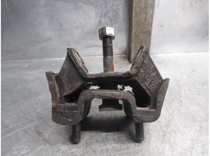 Replacement left engine mount for Mercedes-Benz M-Class (W163) 270 CDI (163.113) OEM IAM reference A1632400217 