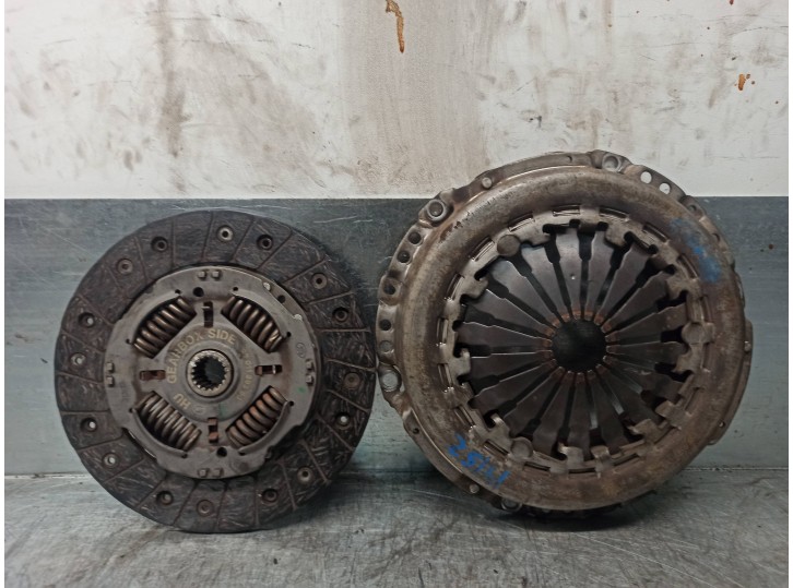 Recambio de kit embrague para peugeot 208 1.2 12v e-vti referencia OEM IAM 9801139380  