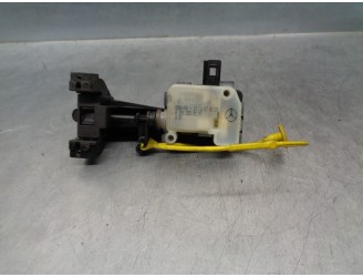 Recambio de motor tapa deposito combustible para mercedes-benz clase m (w164) 3.0 cdi cat referencia OEM IAM A2518200197 