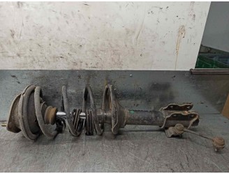 Replacement right front shock absorber for Nissan Primera sedan/estate (P10/W10) 2.0 16V CAT OEM IAM reference 5530271J0