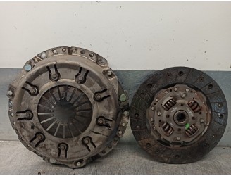 Recambio de kit embrague para nissan primera berlina (p11) básico referencia OEM IAM 30100BM400 30210BU000 LUK