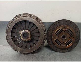Replacement clutch kit for Kia Cerato 2.0 turbodiesel cat OEM IAM reference MCK1H32 