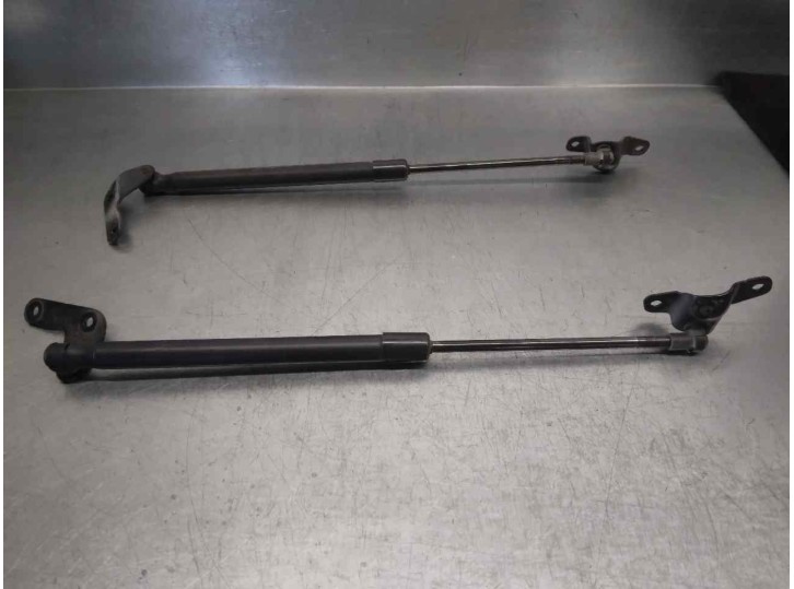Replacement trunk / tailgate struts for BMW 1 Series Hatchback (E81/E87) 120d OEM IAM reference 51247060622 
