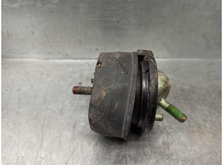 Replacement right engine mount for Honda Legend (KA7/8) V6 sedan (KA7) OEM IAM reference 550821 