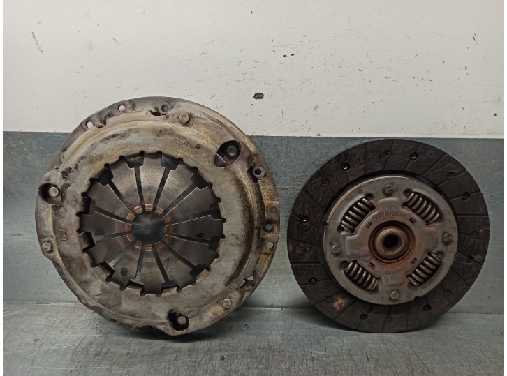 Recambio de kit embrague para fiat punto (199) 1.2 cat referencia OEM IAM 55196151  FPT