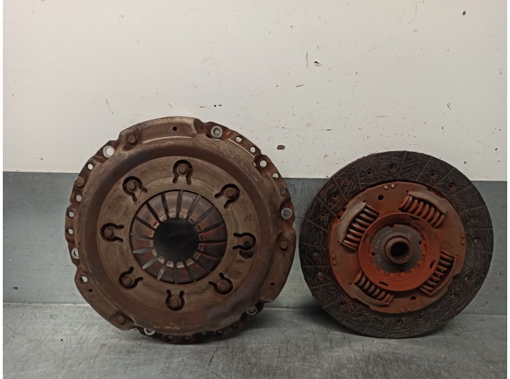 Recambio de kit embrague para nissan primastar (x83) 1.9 dci diesel cat referencia OEM IAM 8200233991 LUK