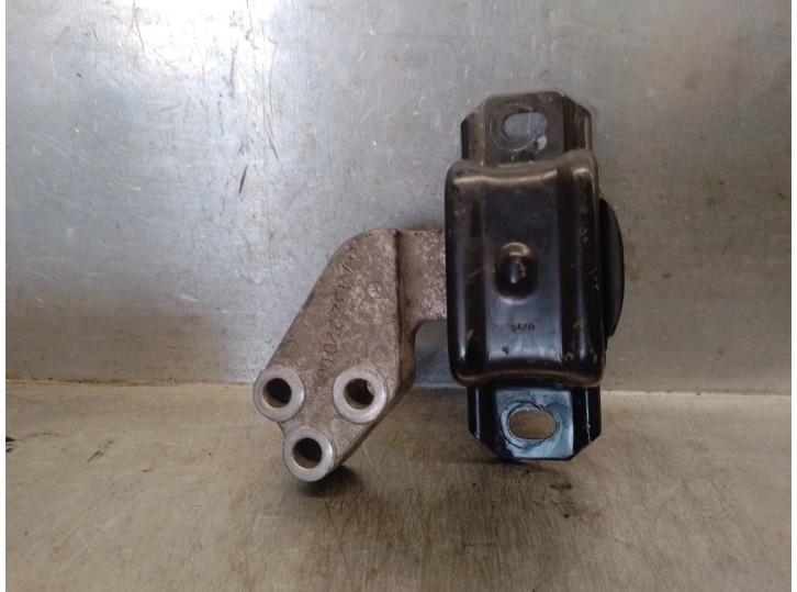 Replacement right engine mount for Smart Coupe 1.0 CAT OEM IAM reference A1322200048 A1322200048 