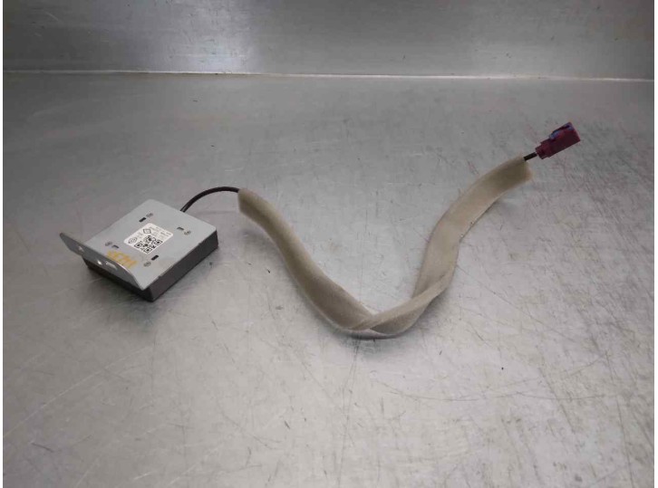 Recambio de antena para renault arkana referencia OEM IAM 282120588R 