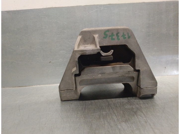 Replacement right engine mount for Fiat Croma (194) 1.9 JTD 16V CAT OEM IAM reference 51768780 
