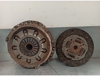 Replacement clutch kit for Peugeot 306 sedan 3/4/5 doors (s2) 1.9 diesel OEM IAM reference 9635142780 LUK