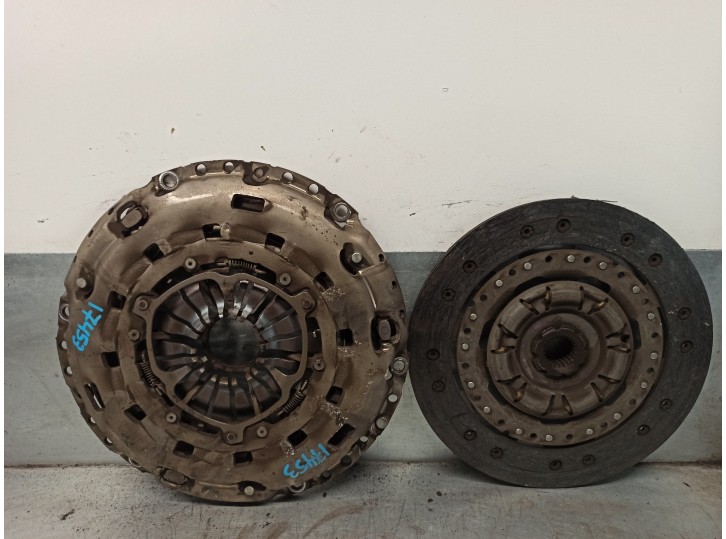 Replacement clutch kit for Ford Mondeo III (B5Y) 2.0 16V OEM IAM reference 3S717563AA LUK