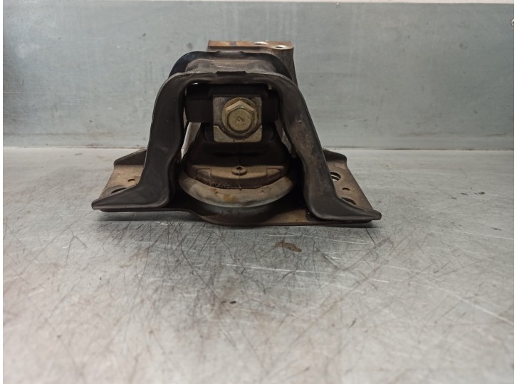 Replacement of right engine mount for Nissan Micra (K12E) 1.4 CAT OEM IAM reference 11210AX600 